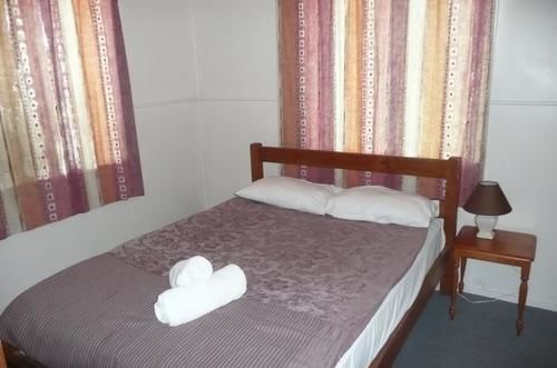 Ocean Breeze Apartments Боуен Екстериор снимка
