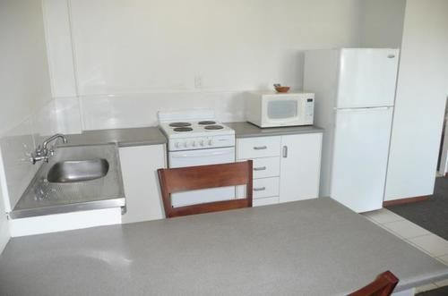 Ocean Breeze Apartments Боуен Екстериор снимка